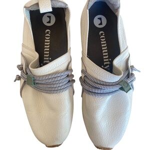 ComunityMade Ivory Italian Leather Slip On Shoes